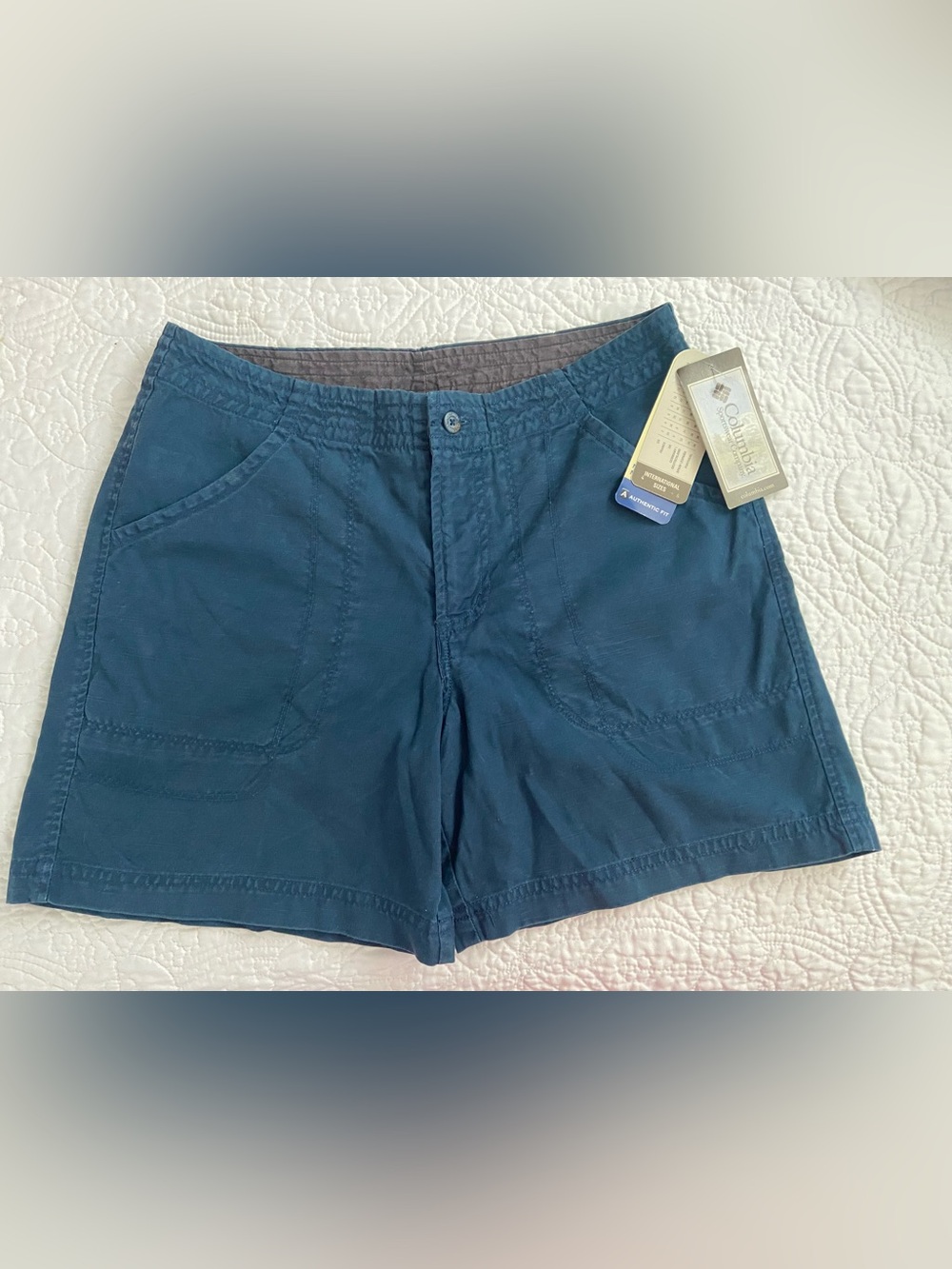 Columbia Women’s Navy Blue Athletic Recreational Shorts 10